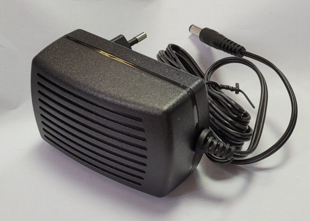 Зарядний пристрій для шурупокрута Vitals AU 18/2KP QC (18 В.)