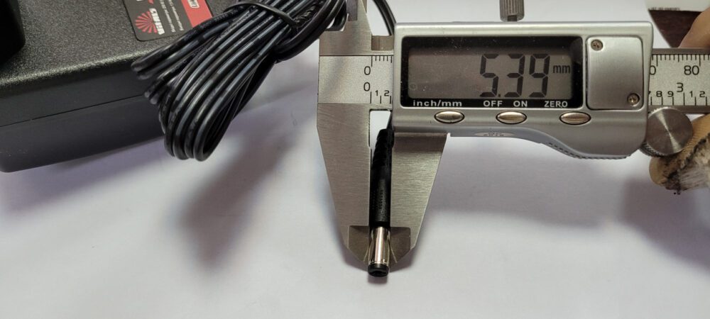 Зарядний пристрій для шурупокрута Vitals AU 18/2KP QC (18 В.)