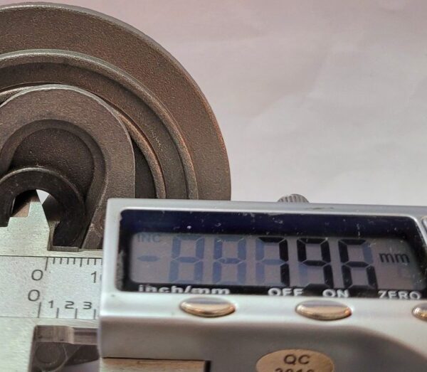 Натягувач ланцюга для електричної пили Sadko ЕСS-2400.