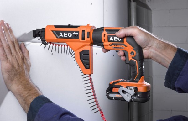 Шурупокрут акумуляторний AEG BTS18BL-0KIT1 (каркас)