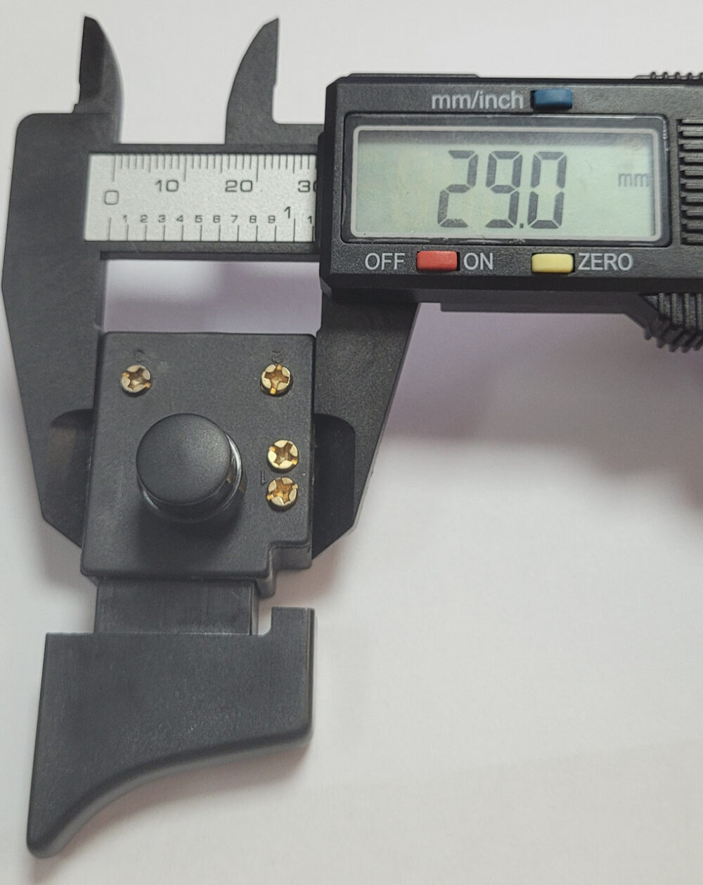 Кнопка вмикання для КШМ Vitals Master Ls1512HL
