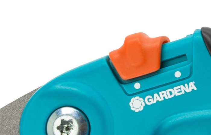 Секатор з наковаленкой Gardena Classic ( до 18 мм.)