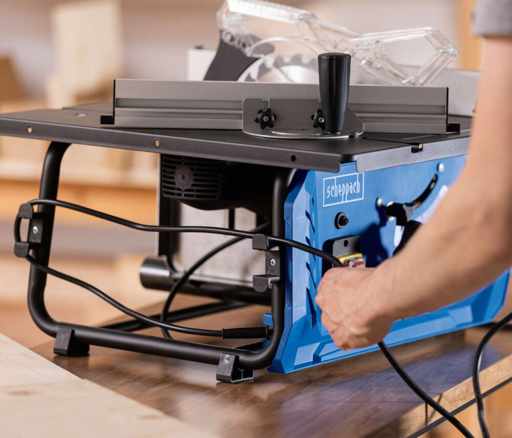 Настольна циркулярна пила Scheppach HS210