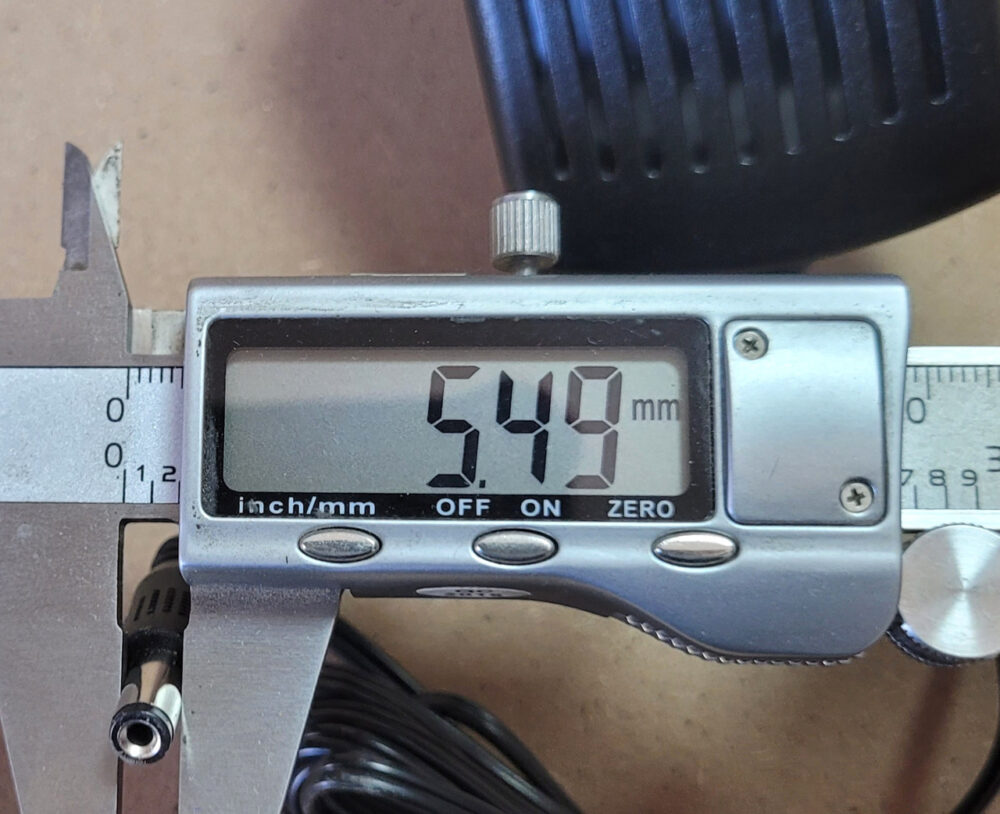 Зарядний пристрій для шурупокрута Vitals LSL 1415KP