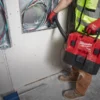 Пилосос акумуляторний MILWAUKEE, M12 FVCL-0, для рідини та сухого сміття (каркас, аксесуари, картонне пакування)