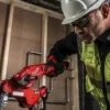 Труборіз акумуляторний по нержавіючій сталі MILWAUKEE, M12 PCSS-202C (зарядний пристрій С12 С, 2 акумулятори М12 В2 2Аг, кейс)