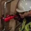 Труборіз акумуляторний по нержавіючій сталі MILWAUKEE, M12 PCSS-202C (зарядний пристрій С12 С, 2 акумулятори М12 В2 2Аг, кейс)