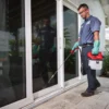 Обприскувач акумуляторний 3,7 літра MILWAUKEE, M12 BHCS3L-201 (зарядний пристрій С12 С, 1 акумулятор М12 В2 2Аг, картонне пакува
