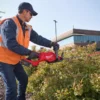 Кущоріз акумуляторний безщітковий MILWAUKEE, M18 FHET60G2-802, лезо 60см (зарядний пристрій M12-18 FC, 2 акумулятори М18 FВ8 8Аг